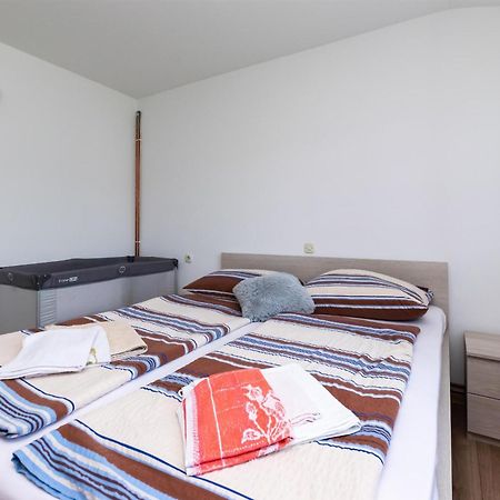 לופאר Apartments Boza מראה חיצוני תמונה