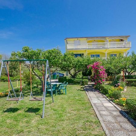 לופאר Apartments Boza מראה חיצוני תמונה