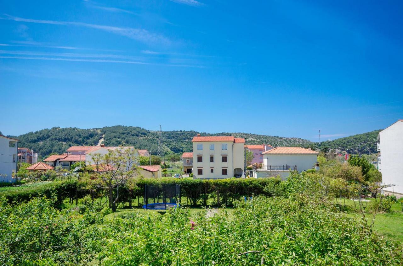 לופאר Apartments Boza מראה חיצוני תמונה