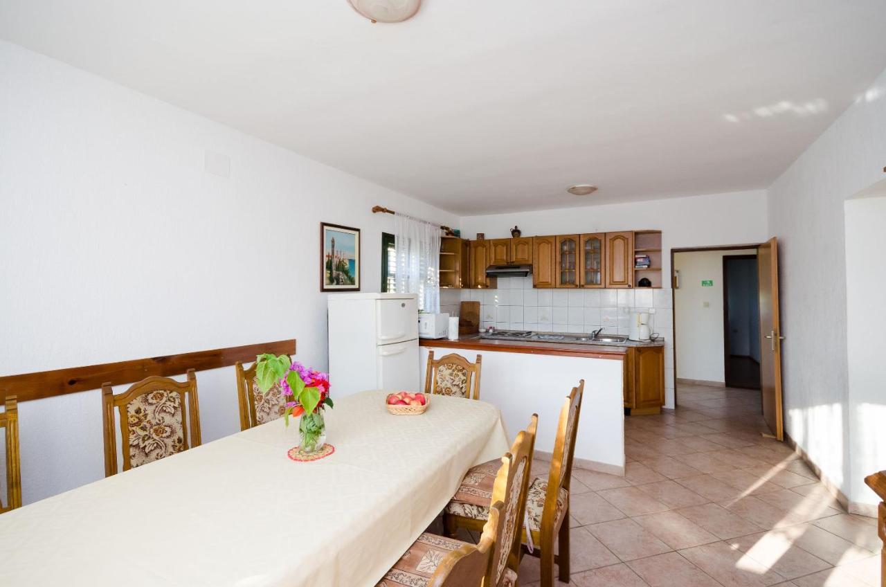 לופאר Apartments Boza מראה חיצוני תמונה